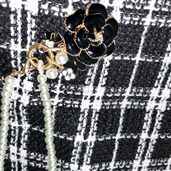 Luxury Pearl Keychain Chanel Charm - Picture 11 of 14